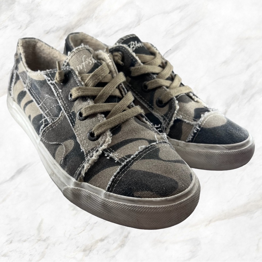 Women’s Blowfish Size 9.5 Camo Sneakers